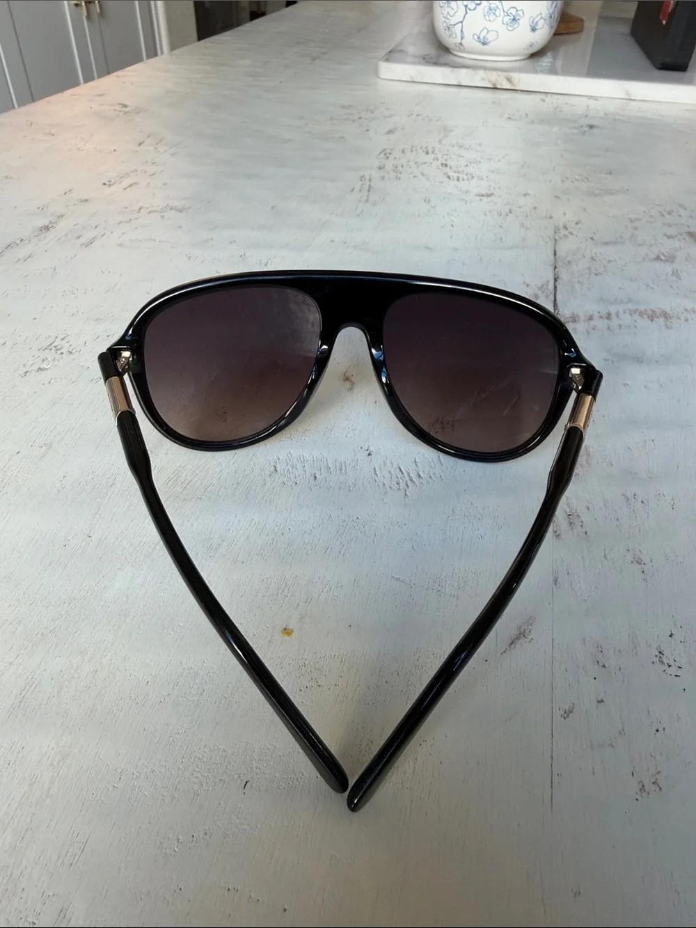 Quay Australia Black Aviator Sunglasses with Gradient Grey-Brown Lenses